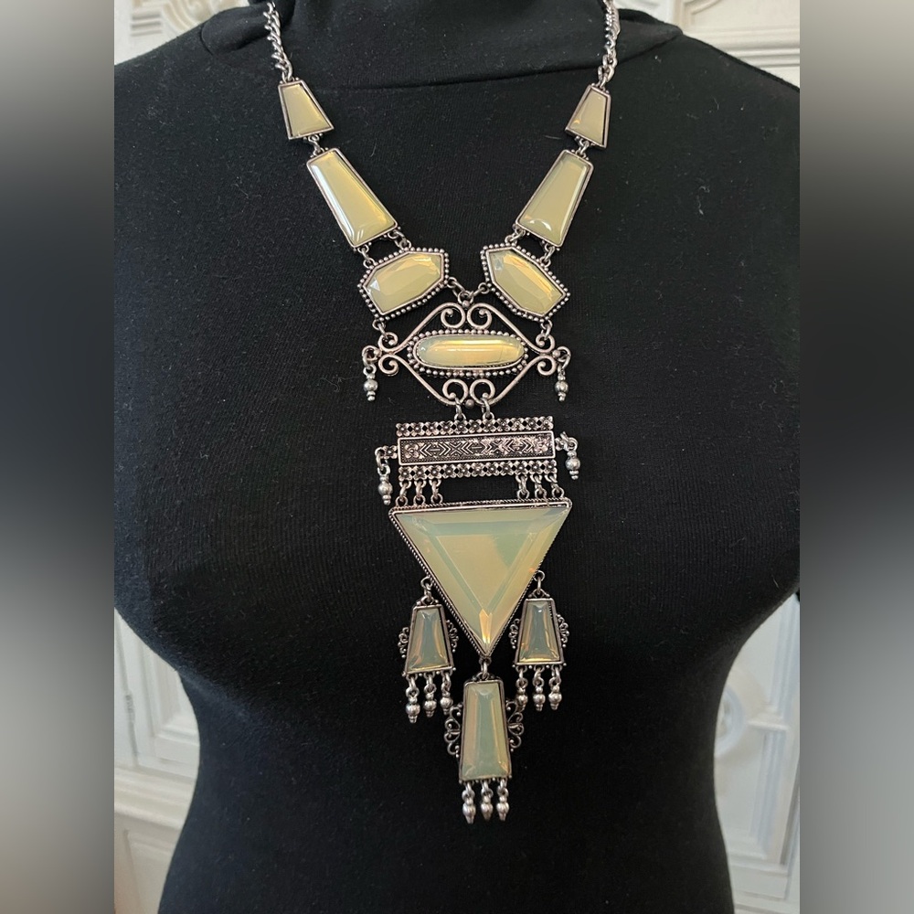 Chunky necklace, Costume jewelry